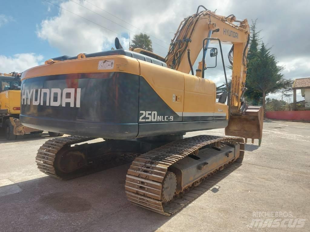 Hyundai R 250 -9 大型油圧ショベル12t以上（パワーショベル・ユンボ）