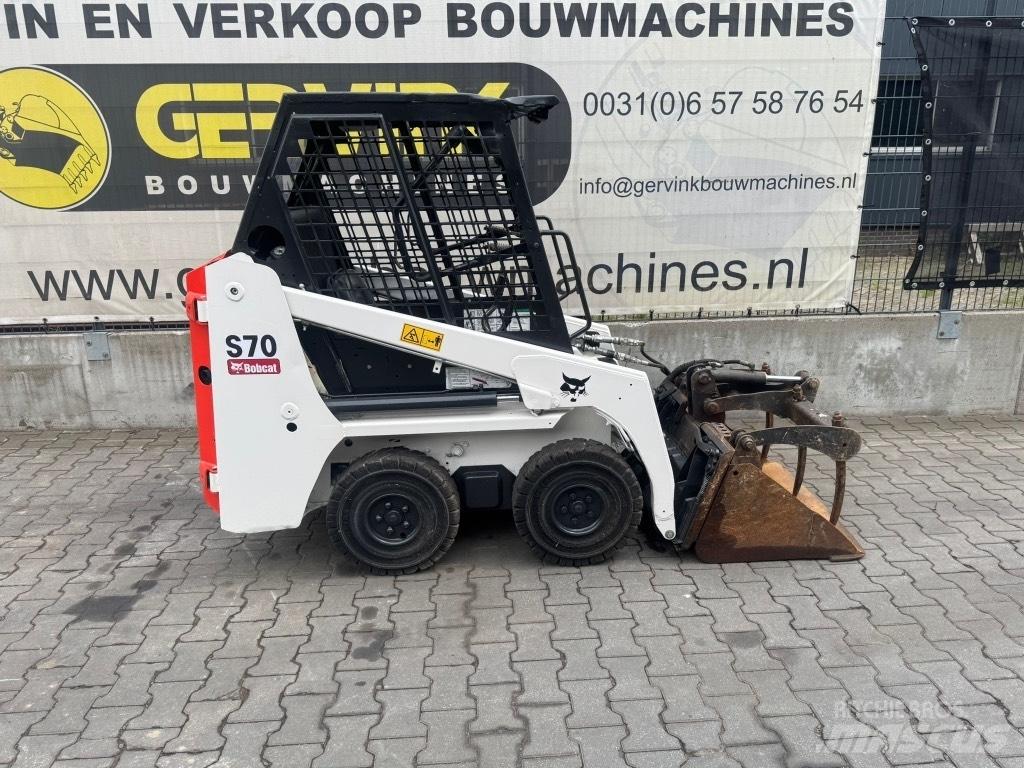 Bobcat S70 スキッドステアローダー