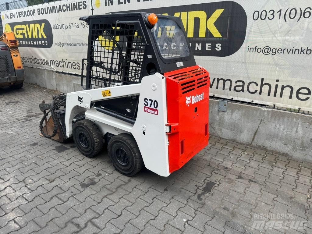 Bobcat S70 スキッドステアローダー