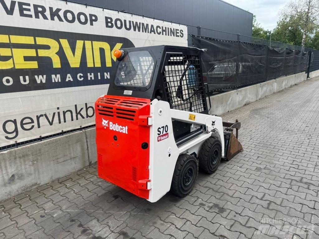 Bobcat S70 スキッドステアローダー