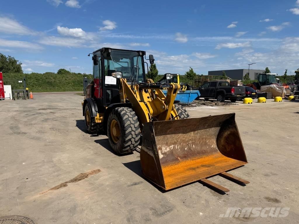 CAT 906M ホイールローダー・タイヤショベル