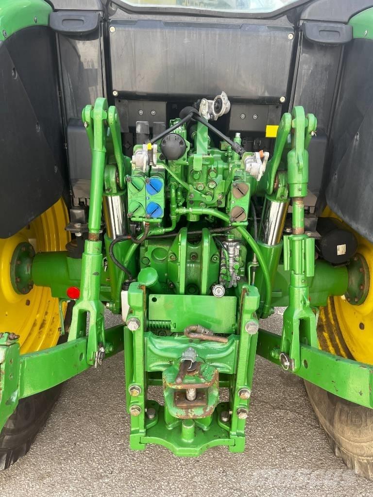 John Deere 6115 M トラクター