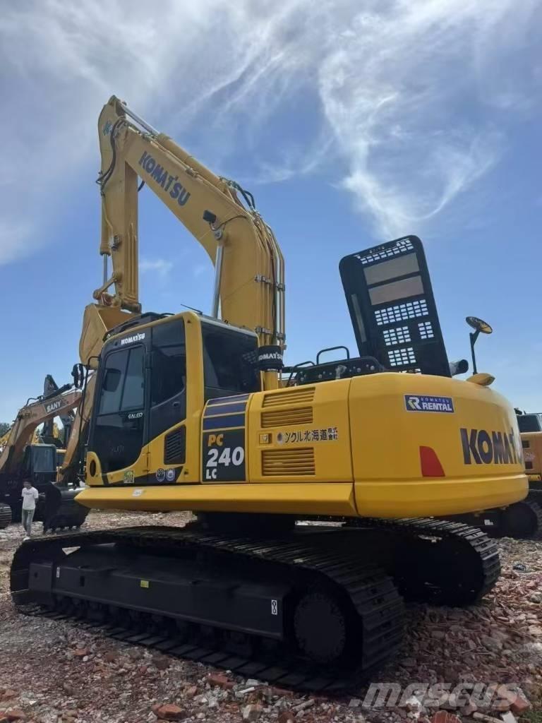 Komatsu 240LC-8 大型油圧ショベル12t以上（パワーショベル・ユンボ）