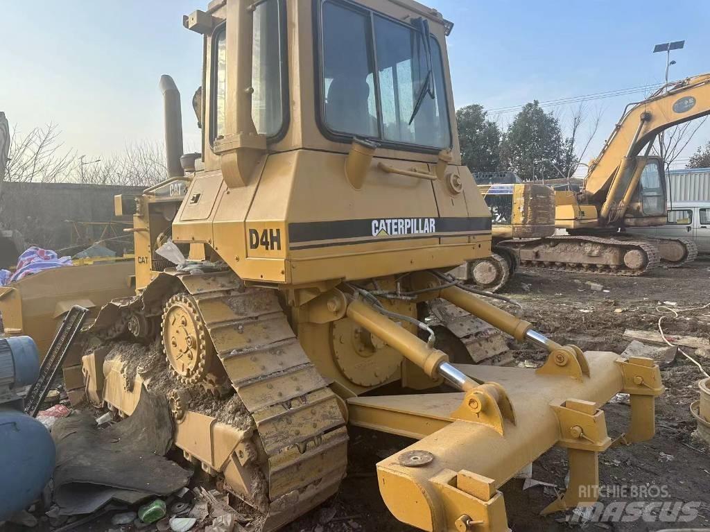 CAT D4H ブルドーザー