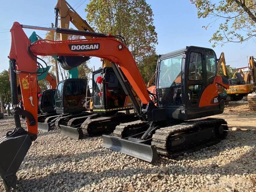 Doosan DX 60-9 ミニ油圧ショベル 7t以下（ミニユンボ・ミニディガー）