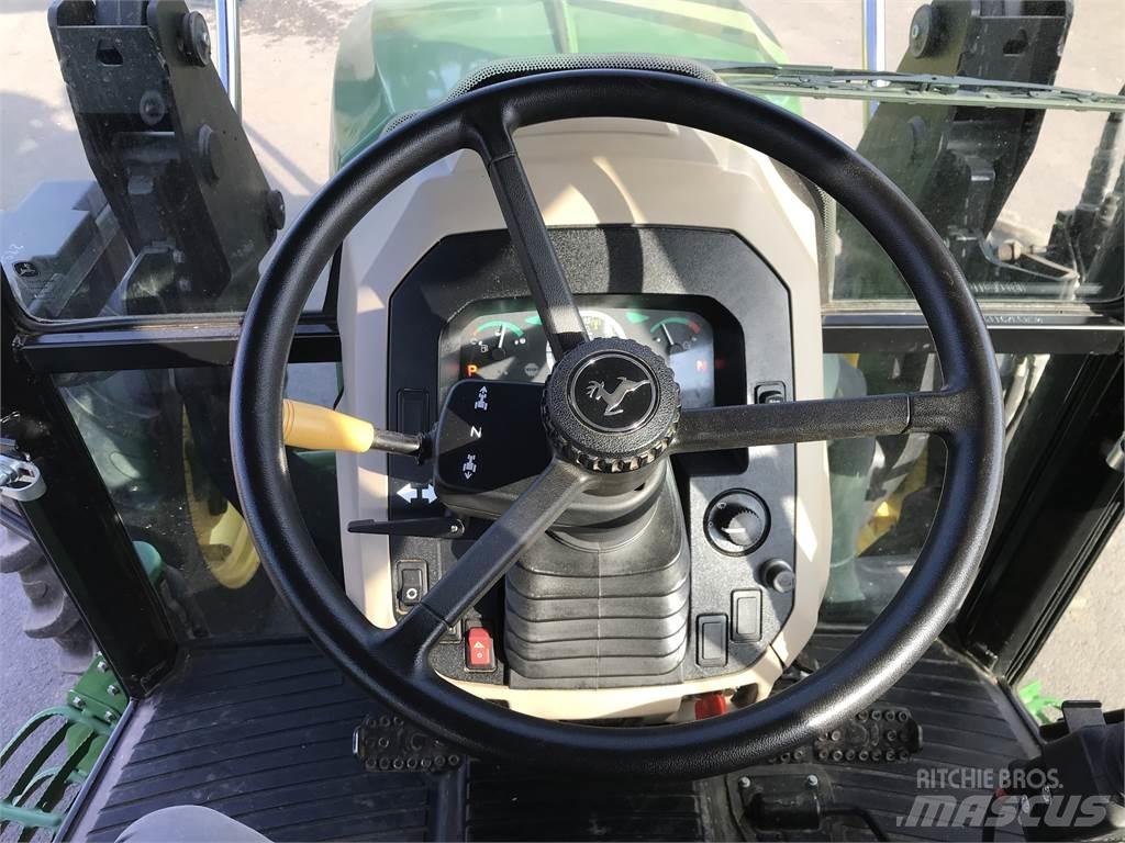 John Deere 5075 E トラクター