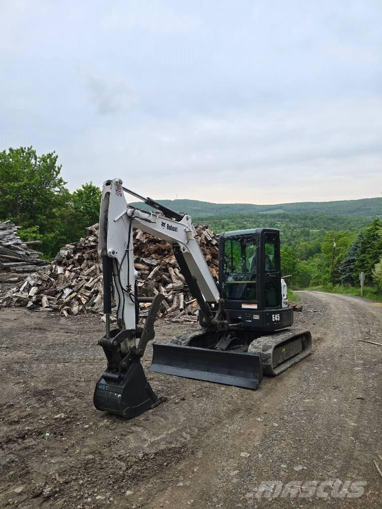 Bobcat E 45 ミニ油圧ショベル 7t以下（ミニユンボ・ミニディガー）