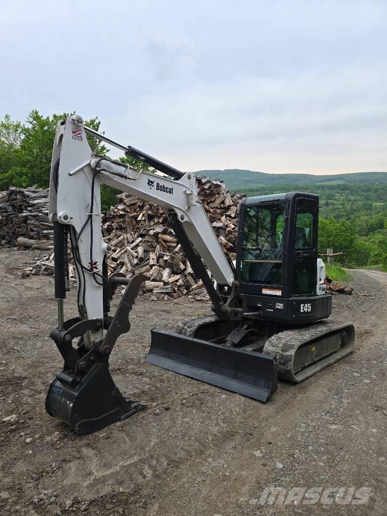 Bobcat E 45 ミニ油圧ショベル 7t以下（ミニユンボ・ミニディガー）