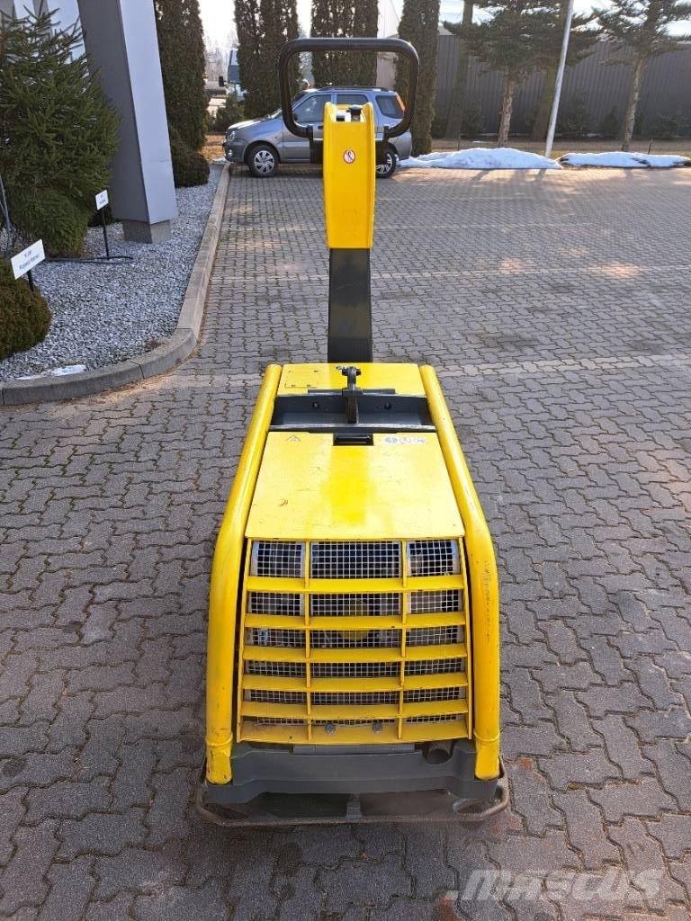 Wacker Neuson DPU 80 プレートコンパクター