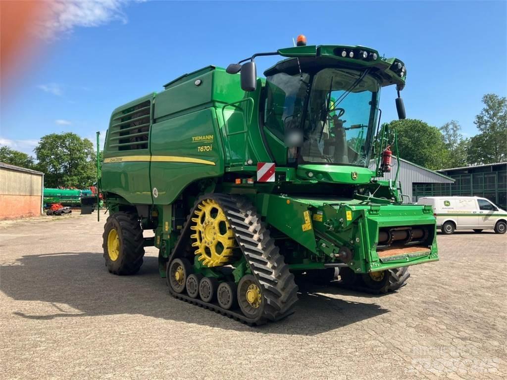 John Deere T670 コンバイン