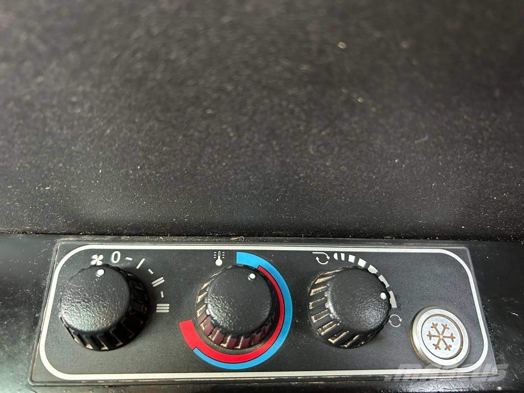 JCB 8085 ZTS 中型油圧ショベル 7ｔ-12ｔ（ユンボ・パワーショベル・バックホー）