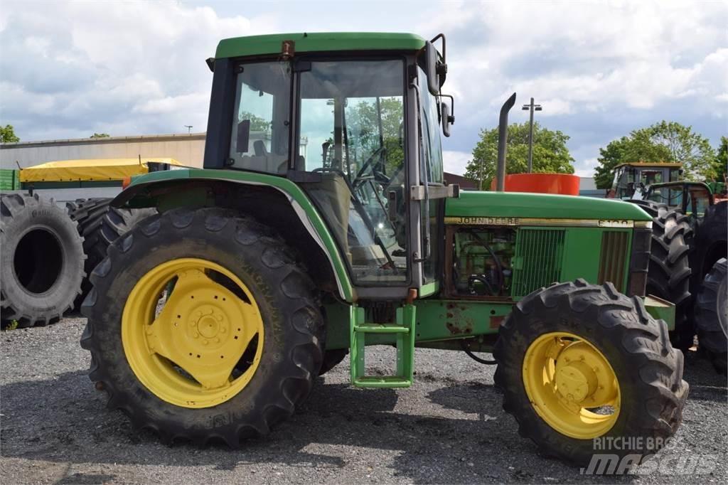 John Deere 6100 トラクター