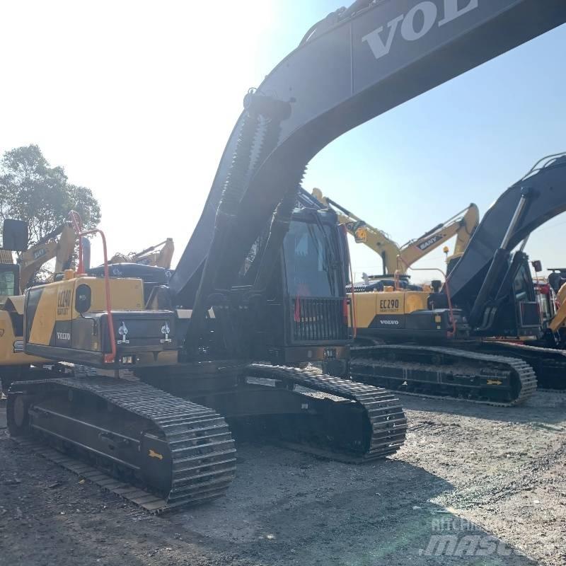 Volvo EC 240 大型油圧ショベル12t以上（パワーショベル・ユンボ）
