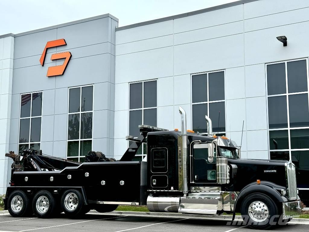 Kenworth W 900 レッカー車