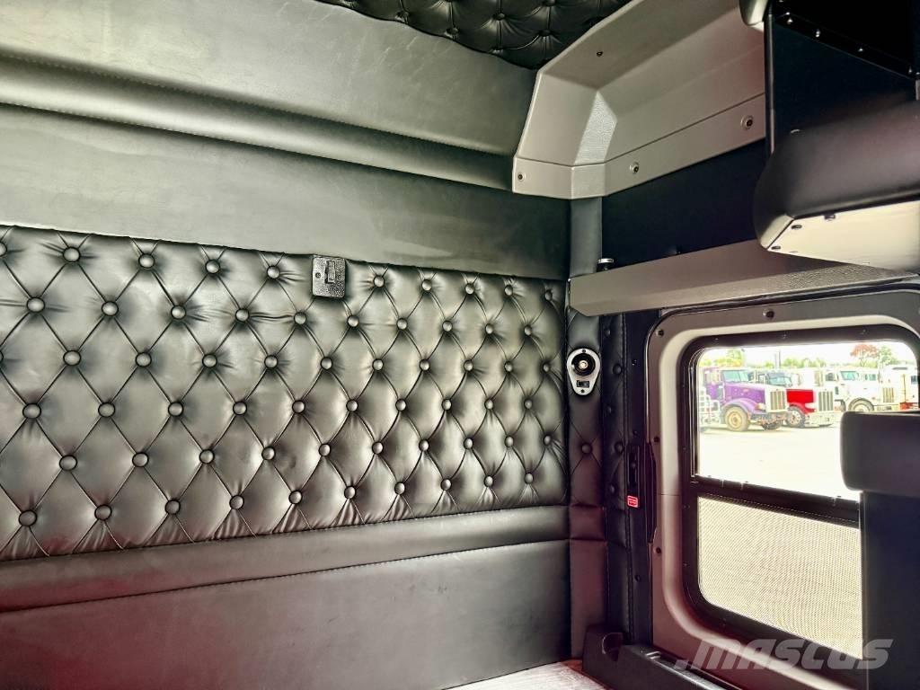 Kenworth W 900 レッカー車