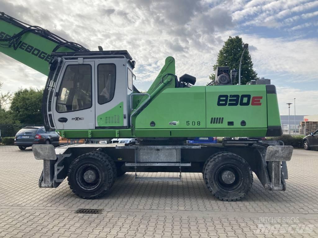 Sennebogen 830 M 廃棄物／工業産廃処理機