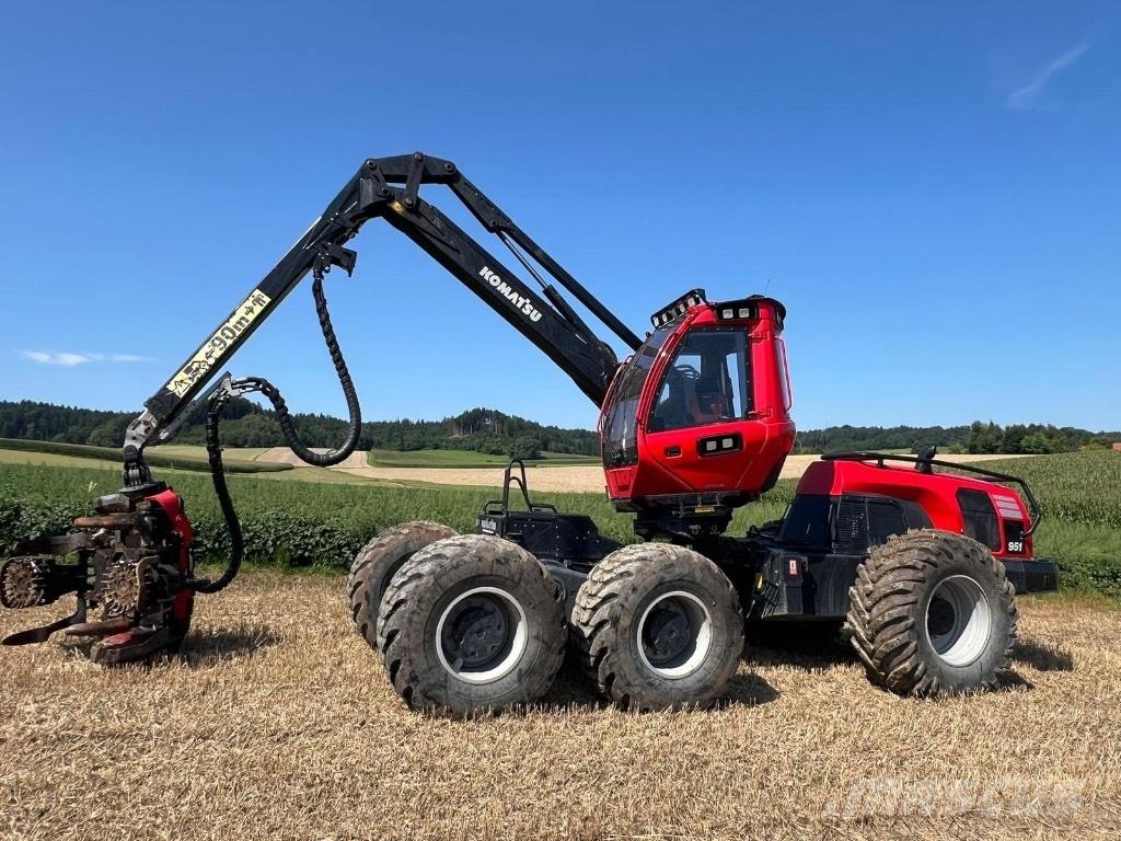 Komatsu 951 ハーベスター