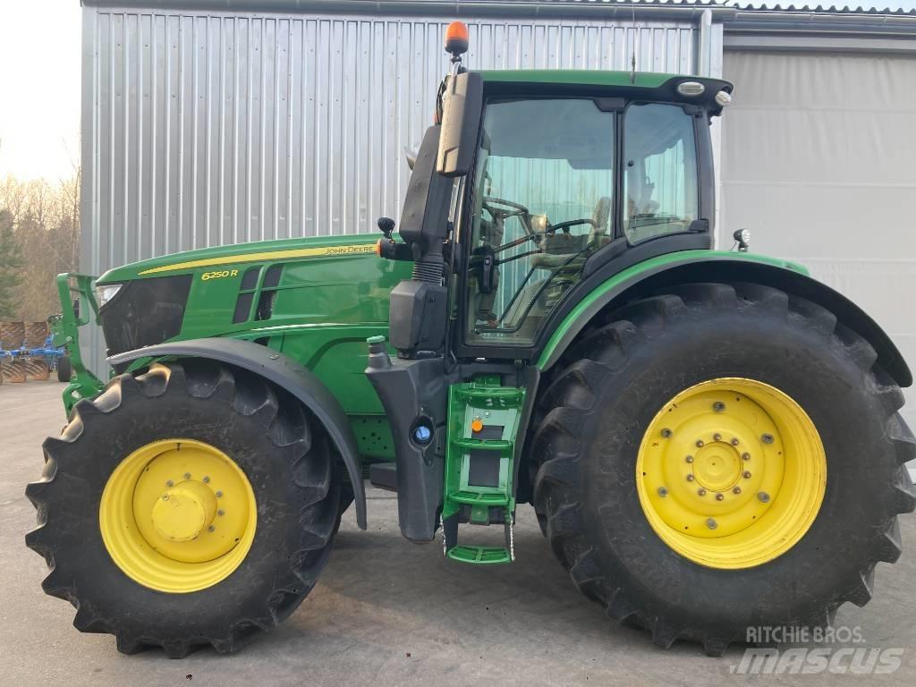 John Deere 6250 R トラクター