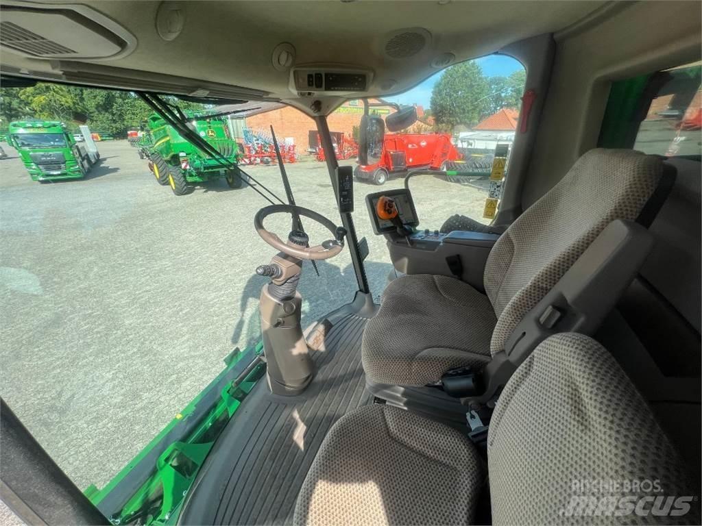 John Deere T560 コンバイン
