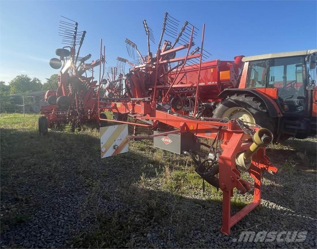 Kuhn GA 8020 ウィンドローア/レーキ