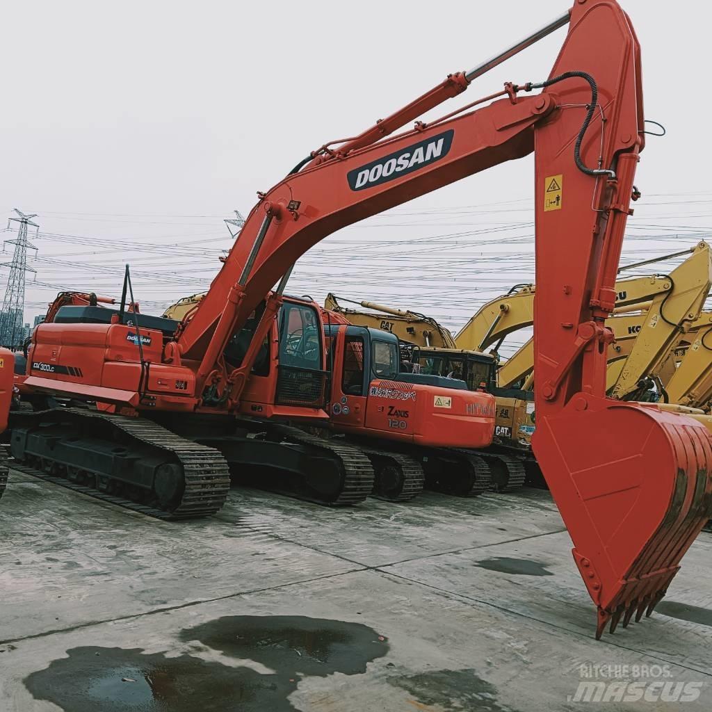 Doosan DX 300 LC 大型油圧ショベル12t以上（パワーショベル・ユンボ）