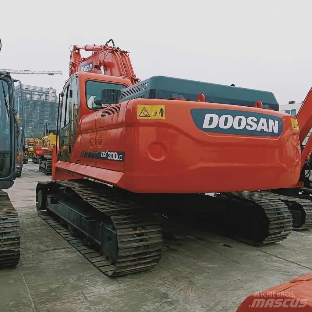 Doosan DX 300 LC 大型油圧ショベル12t以上（パワーショベル・ユンボ）