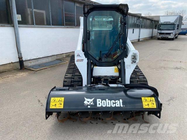 Bobcat T590E スキッドステアローダー