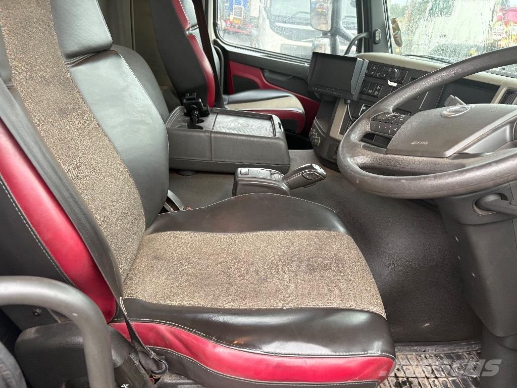 Volvo FM 450 クレーントラック、ユニック車