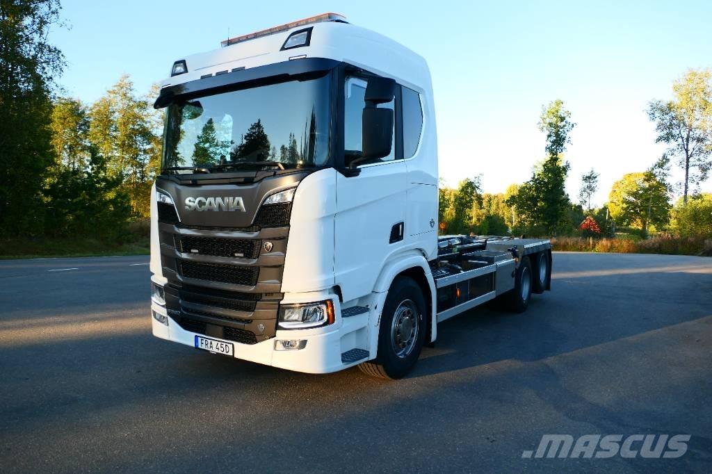 Scania R590B6x2nb アームロール