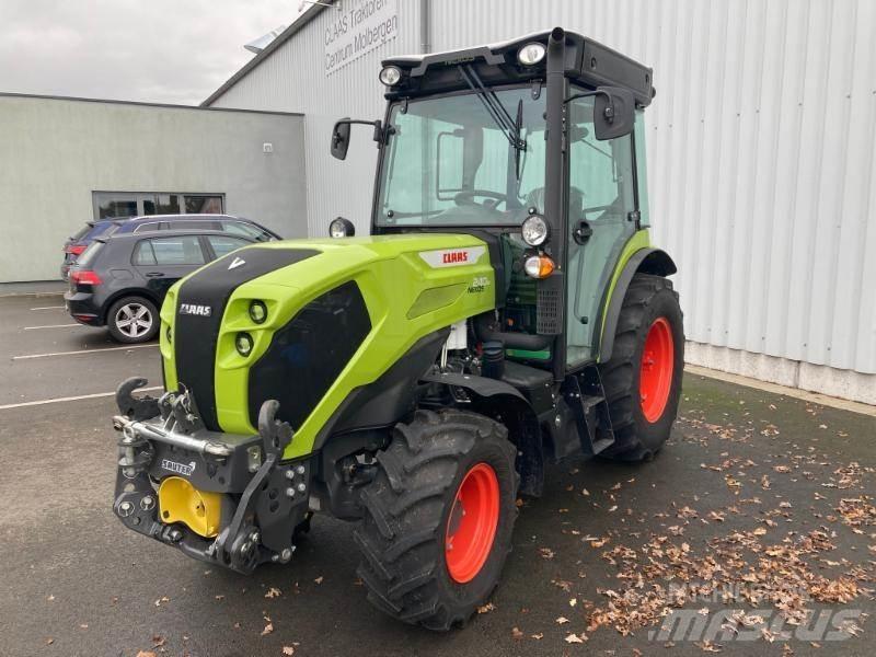 CLAAS NEXOS 240 M トラクター