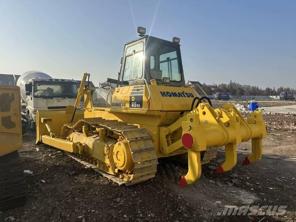Komatsu D 85 E ブルドーザー