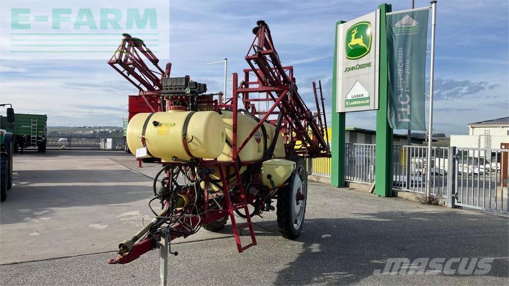 Hardi Commander 牽引型スプレイヤー