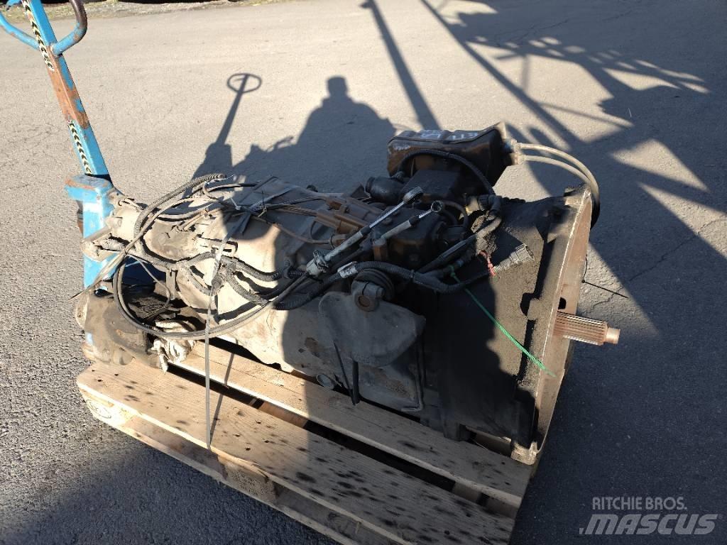 Volvo VT2214B ギアボックス