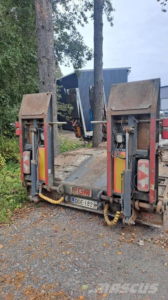 FGM FGM37 ローローダーセミトレーラー