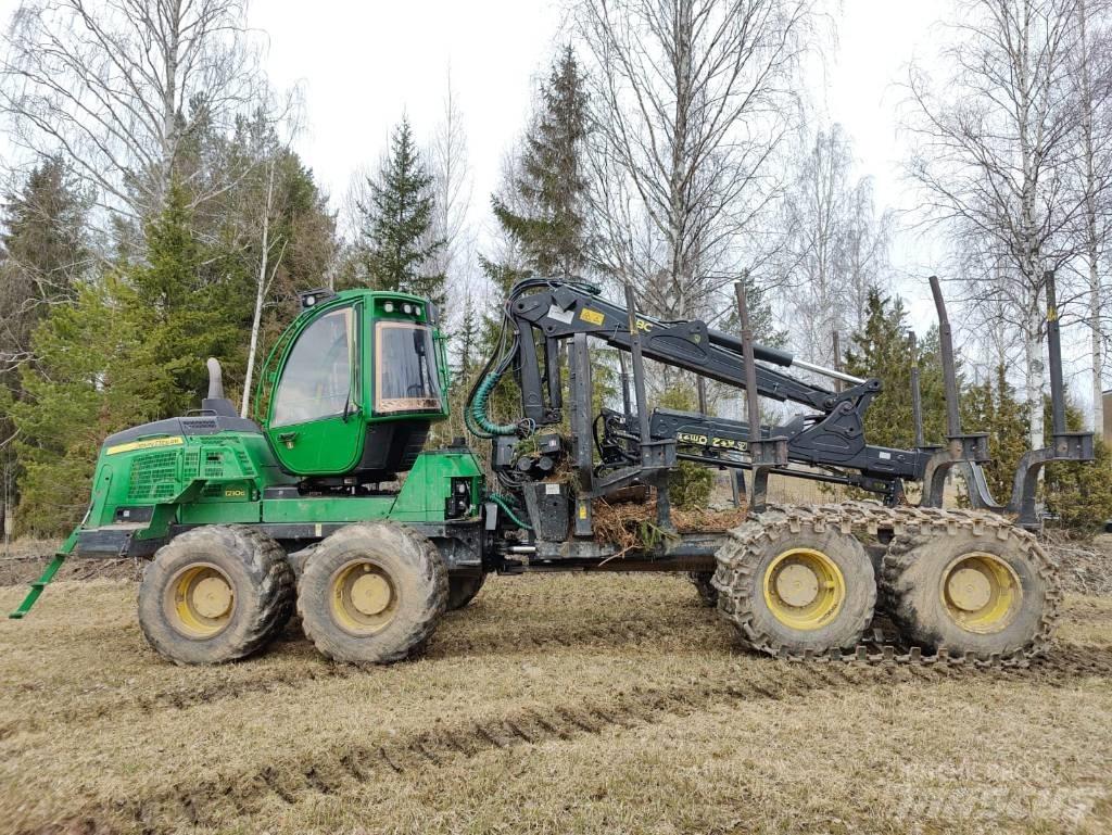 John Deere 1210 G フォワーダー