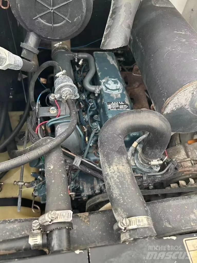 Bobcat S 16 スキッドステアローダー