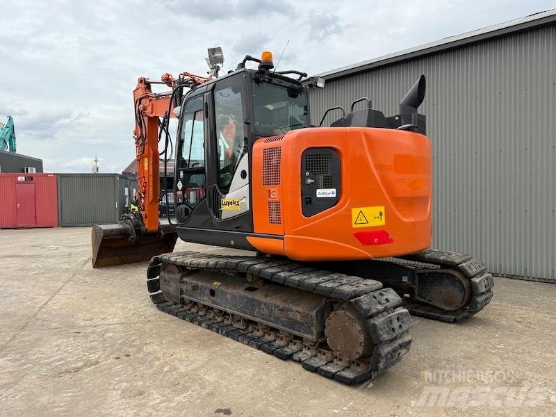 Hitachi ZX 135 US-6 大型油圧ショベル12t以上（パワーショベル・ユンボ）