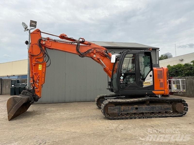 Hitachi ZX 135 US-6 大型油圧ショベル12t以上（パワーショベル・ユンボ）