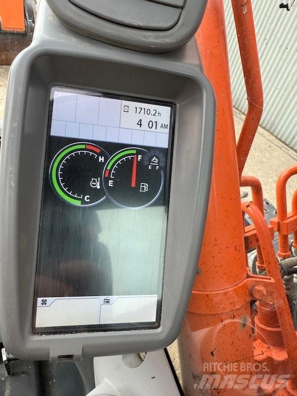 Hitachi ZX 135 US-6 大型油圧ショベル12t以上（パワーショベル・ユンボ）