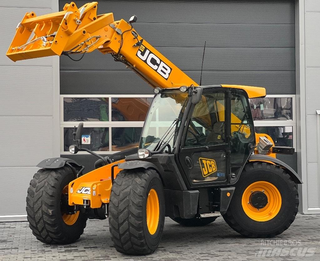 JCB 541-70 Agri Plus テレスコーピックハンドラー