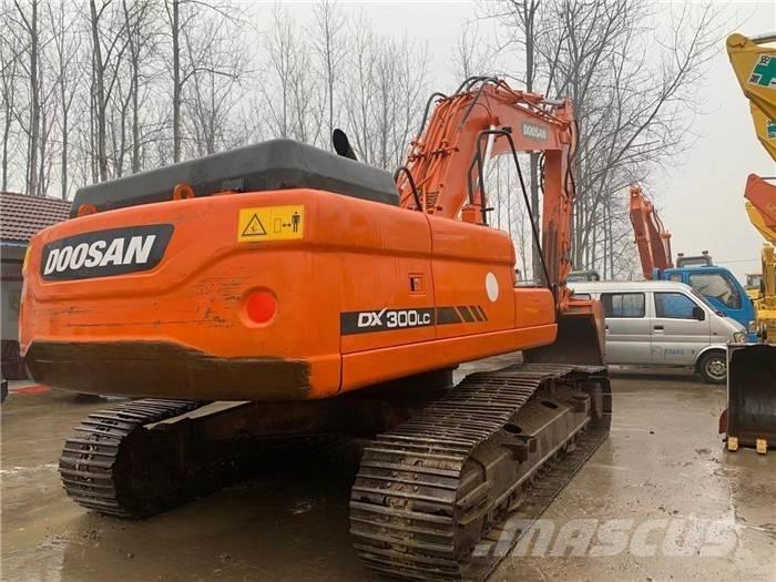 Doosan dx300 大型油圧ショベル12t以上（パワーショベル・ユンボ）