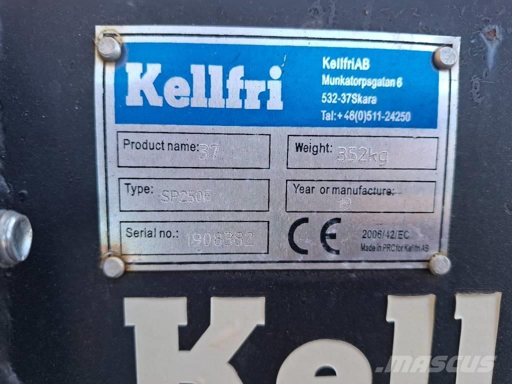 Kellfri SP250E スノーブレードとプラウ