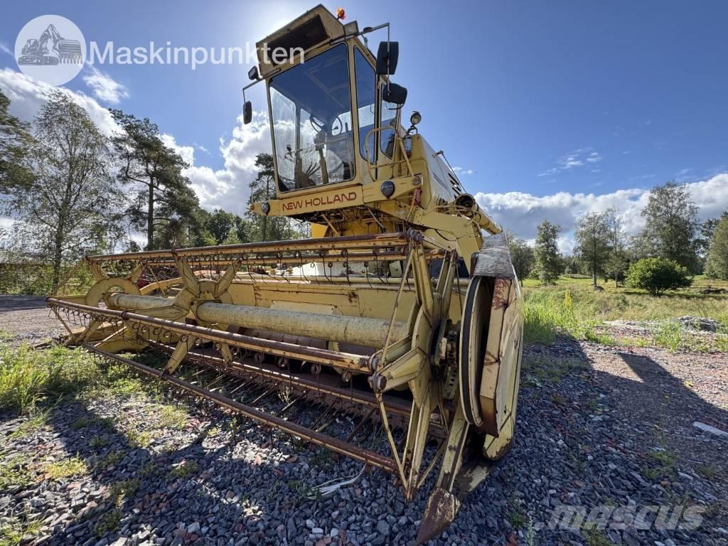 New Holland 1530 コンバイン