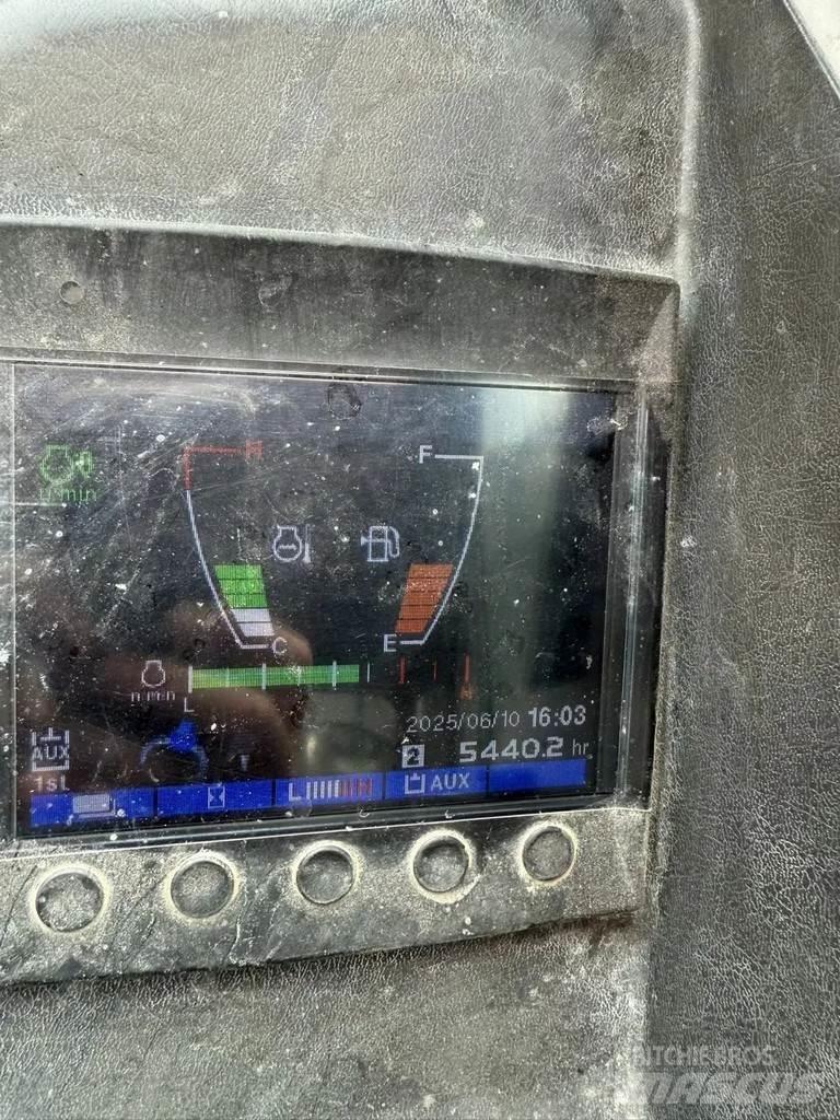 Takeuchi TB230 ミニ油圧ショベル 7t以下（ミニユンボ・ミニディガー）