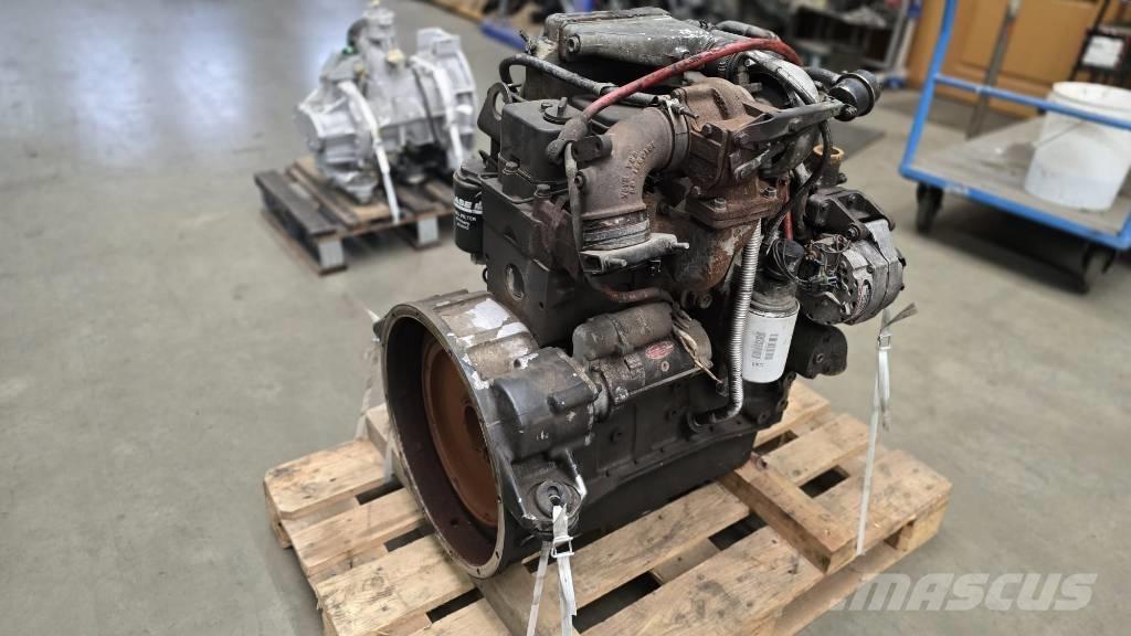 Cummins B3.9-C エンジン
