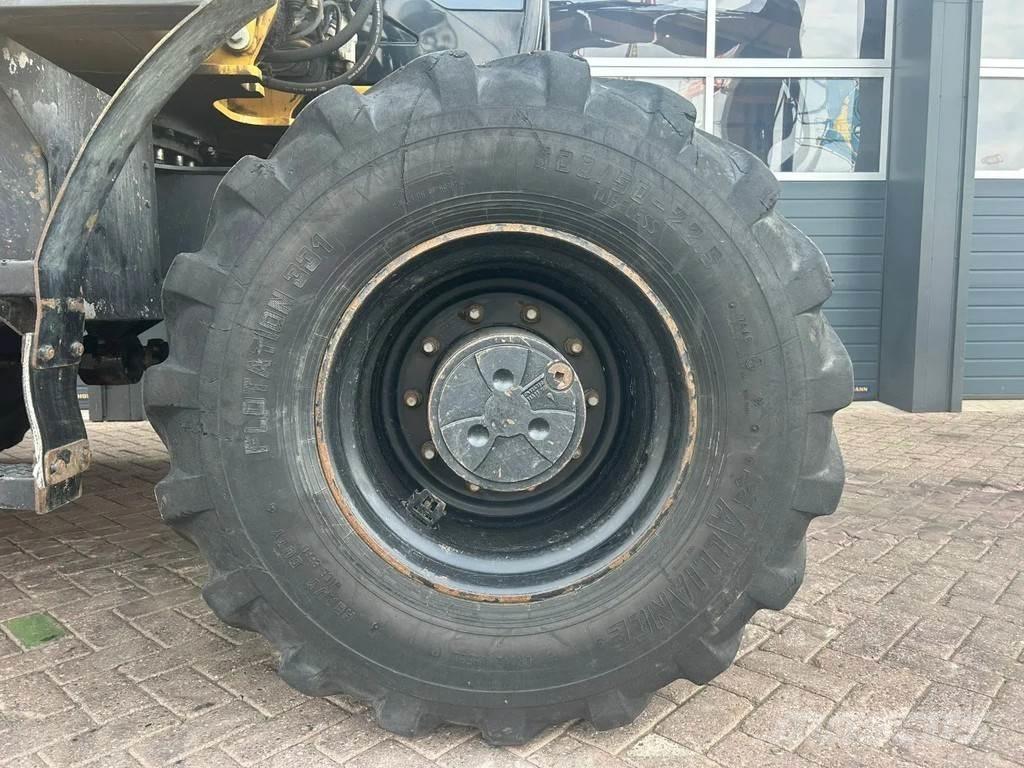 CAT M313D ホイール式油圧ショベル（パワーショベル・ユンボ・バックホー）