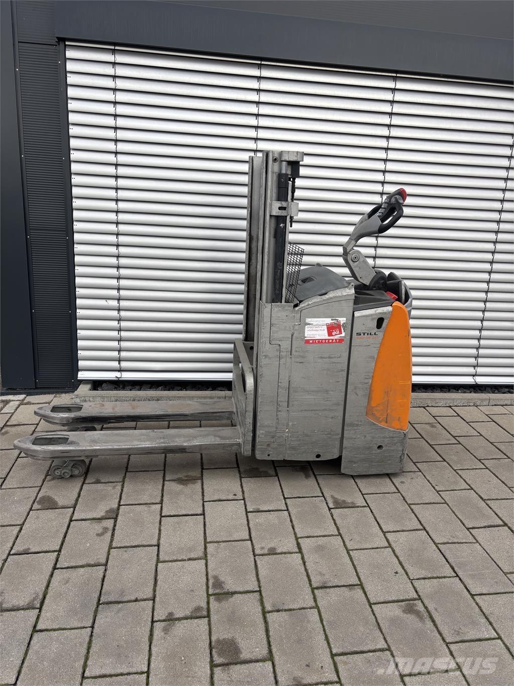 Still EXD-SF20 自走式スタッカー