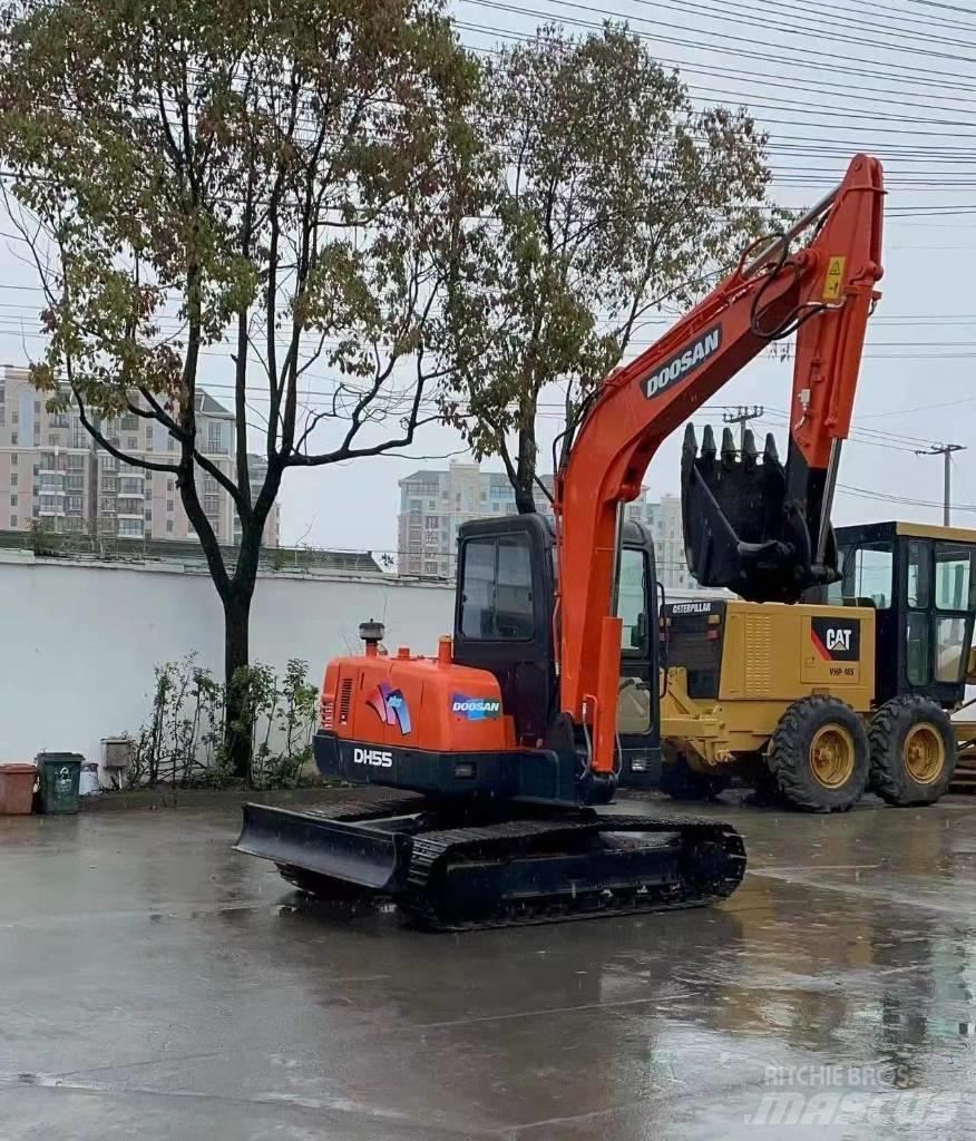Doosan DH 55 ミニ油圧ショベル 7t以下（ミニユンボ・ミニディガー）