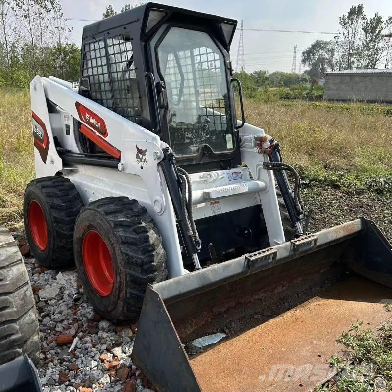 Bobcat S 590 スキッドステアローダー