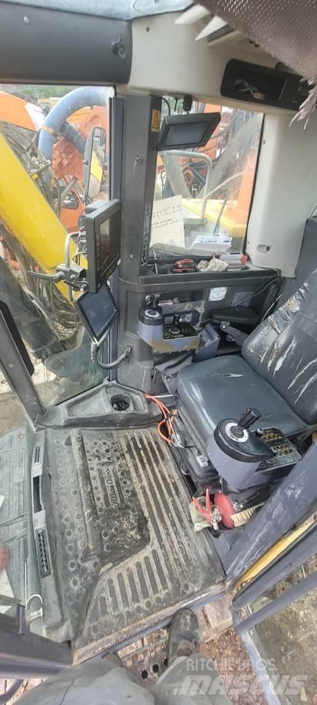 Atlas Copco D9 C サーフェイスドリルリグ